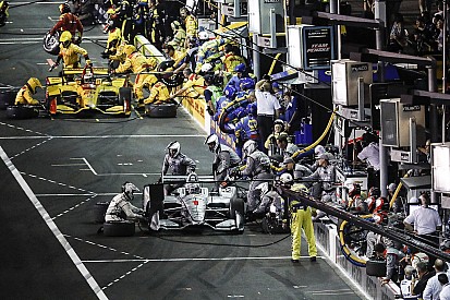 В IndyCar начали поиски третьего поставщика двигателей