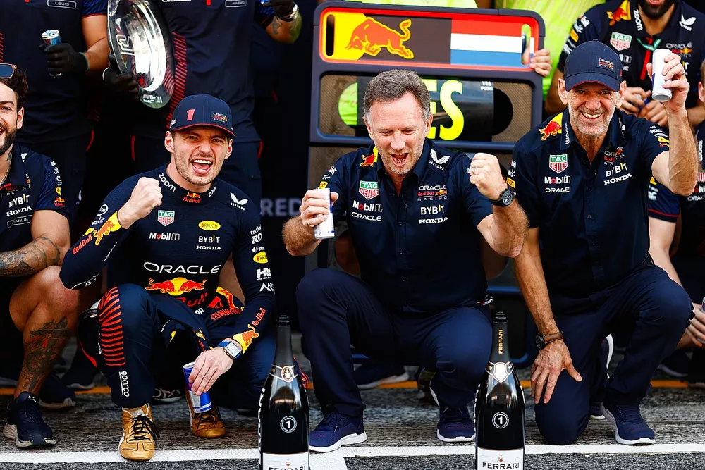Max Verstappen, Red Bull Racing, 1st position, Christian Horner, Team Principal, Red Bull Racing, Adrian Newey, Chief Technology Officer, Red Bull Racing, the Red Bull team celebrate victory