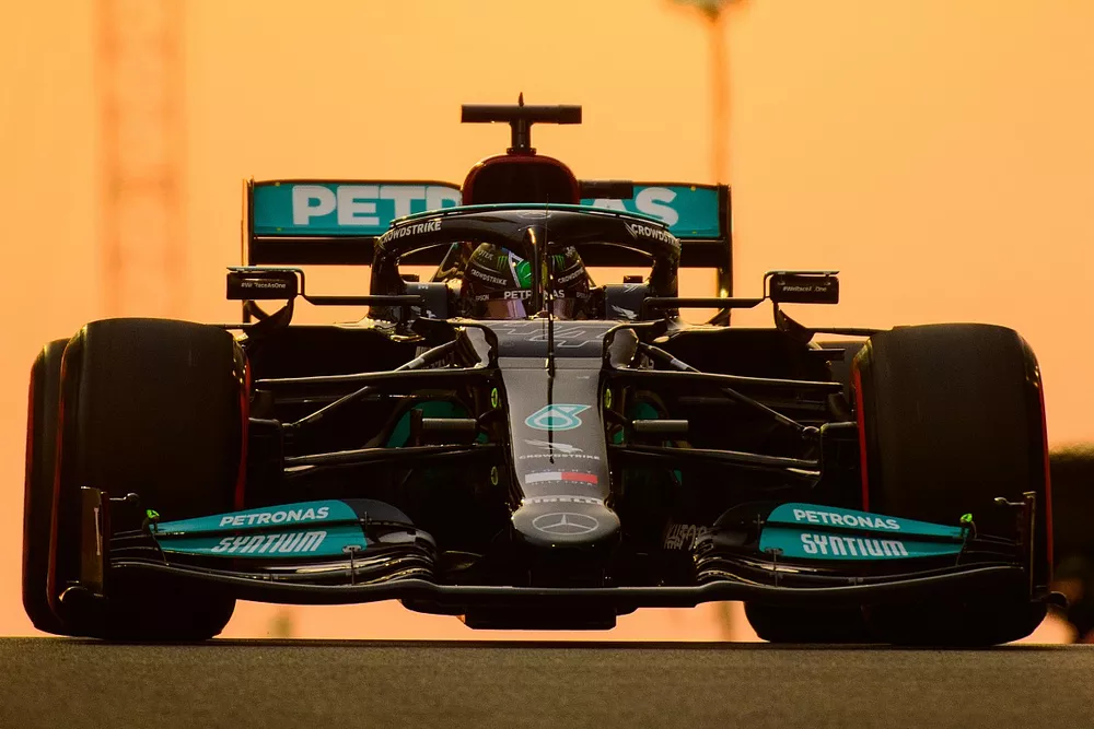 Lewis Hamilton, Mercedes W12