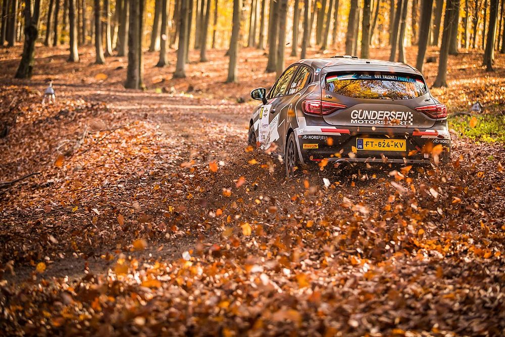 Ola Nore Jr., Veronica Engan, Renault Clio Rally5