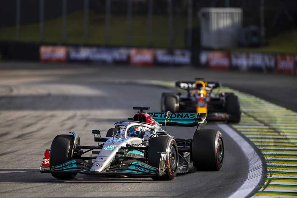 George Russell, Mercedes W13, Max Verstappen, Red Bull Racing RB18