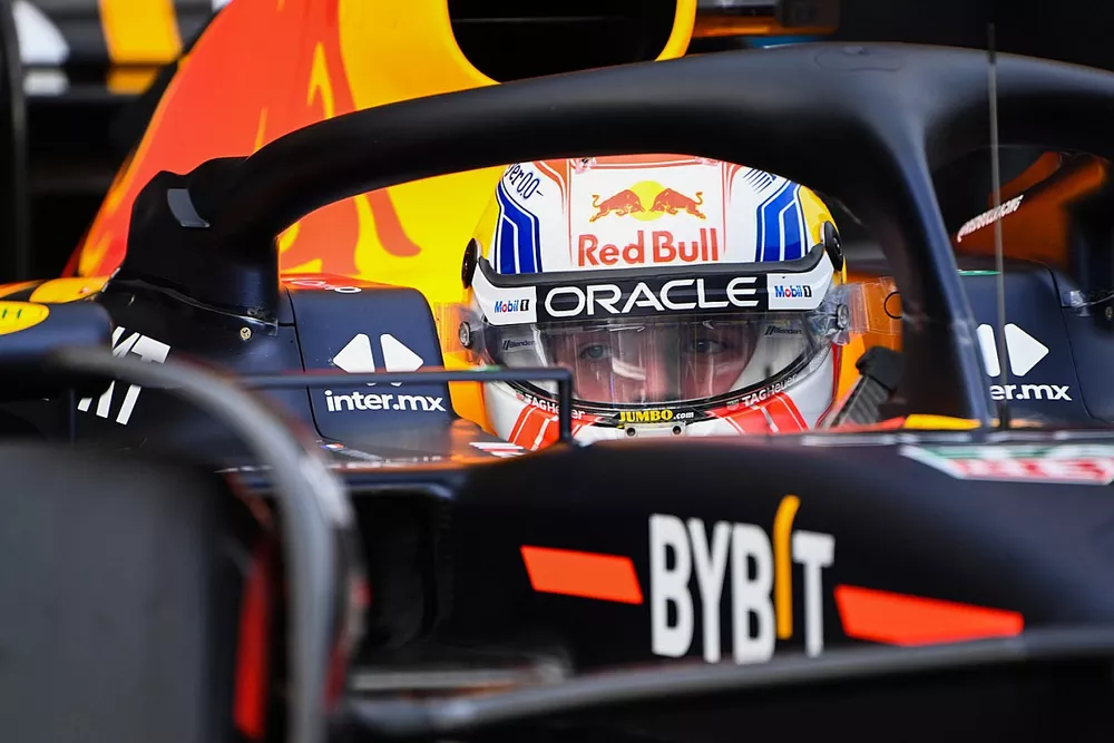 Max Verstappen, Red Bull Racing RB19  
