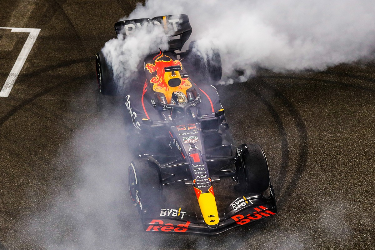 アストンマーティン F1 2022 ベッテル アブダビ 額装品 フェルスタッペン アストンマーティン F1 2022 ベッテル アブダビ 額装品