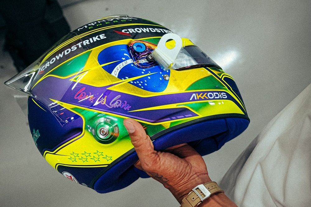 Casco de Lewis Hamilton para el GP de Brasil 2022 de F1