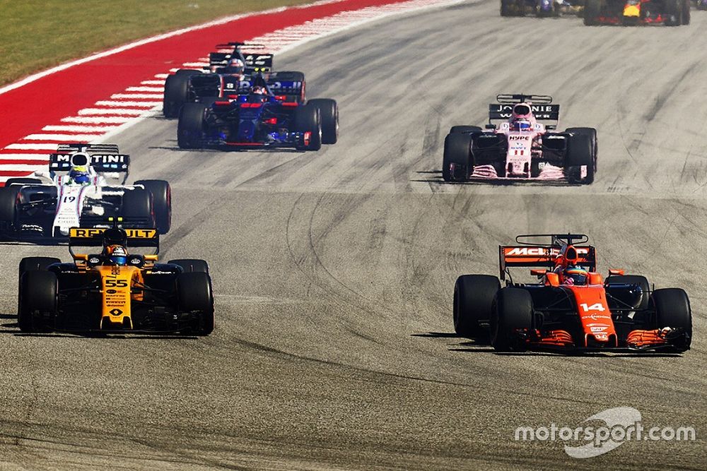 Fernando Alonso, McLaren MCL32, Carlos Sainz Jr., Renault Sport F1 Team RS17, Felipe Massa, Williams