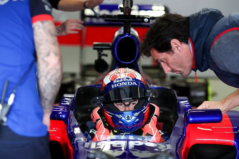 Marc Marquez, con el ex piloto de Formula 1, Mark Webber