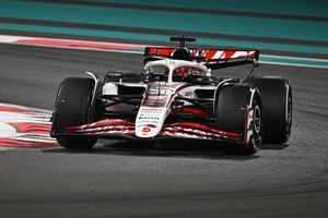 Alonso is Ocon te slim af in Abu Dhabi: "Hij kent de trucjes nog"