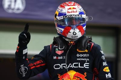 V&Iacute;DEO: Verstappen testa com carro da Mercedes em Portugal