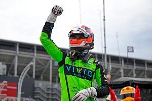 Indy: Em condições mistas de pista, Lundgaard fica com a pole em Toronto; Castroneves é P13