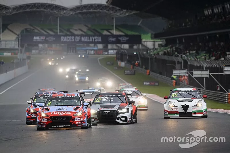 Augusto Farfus, BRC Hyundai N LUKOIL Racing Team Hyundai i30 N TCR, Fr&eacute;d&eacute;ric Vervisch, Comtoyou Team Audi Sport Audi RS 3 LMS, Ma Qing Hua, Team Mulsanne Alfa Romeo Giulietta TCR