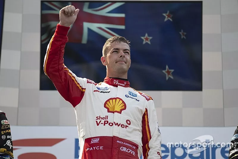 Podium: race winner Scott McLaughlin, DJR Team Penske Ford