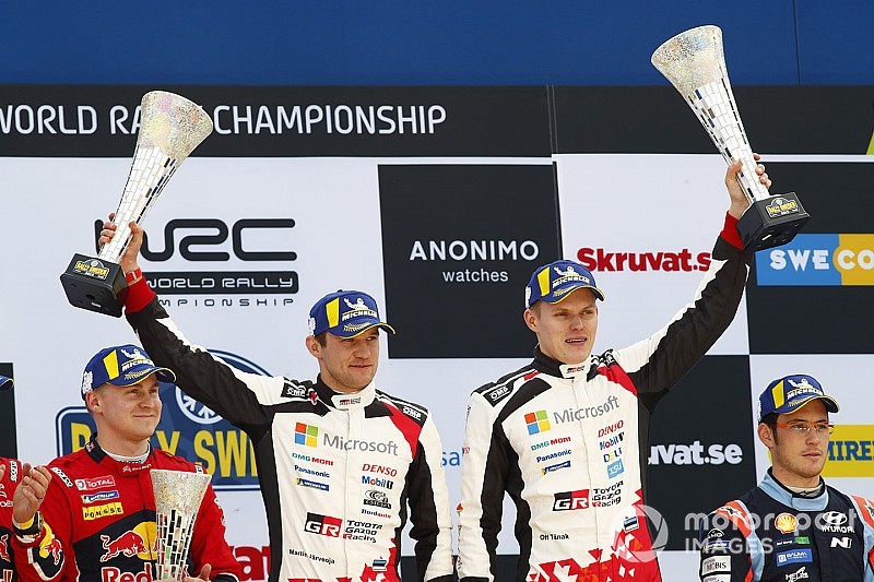 Tanak sella la victoria en Suecia ganando la última especial