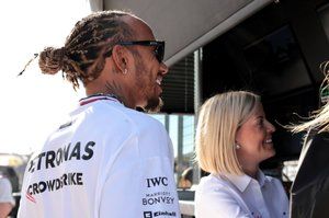 Hamilton alaba la denuncia de Susie Wolff contra la FIA