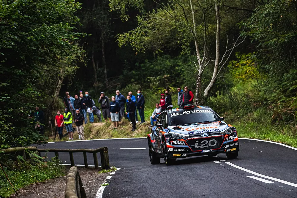 Iv&aacute;n Ares, David V&aacute;zquez, Hyundai