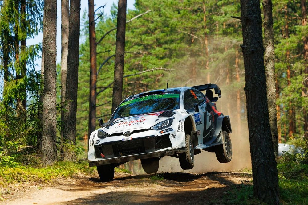 Oliver Solberg, Elliott Edmondson, Toyota Gazoo Racing WRT Toyota GR Yaris Rally1