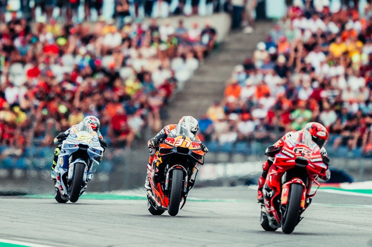 Acosta s'est fait peur dans son dépassement sur Bagnaia