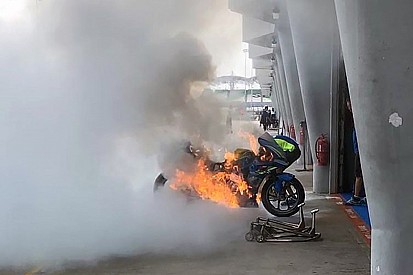 Une moto de Rins a pris feu au stand