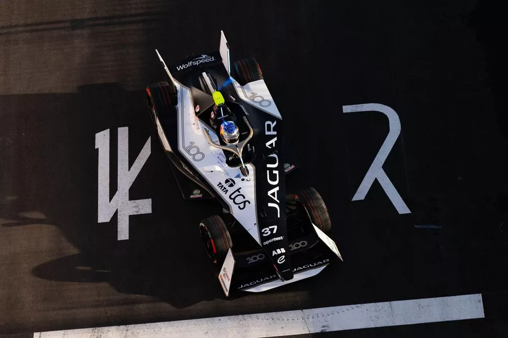 Nick Cassidy, Jaguar TCS Racing, Jaguar I-TYPE 6