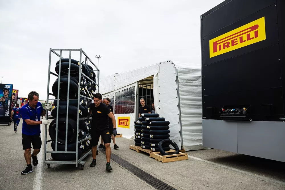 Neum&aacute;ticos de Pirelli de MotoGP