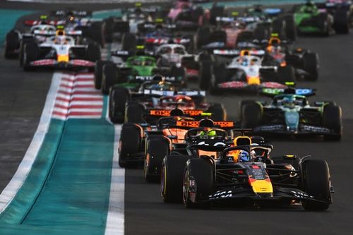 AN&Aacute;LISE F1: Por que Verstappen n&atilde;o conseguiu replicar estrat&eacute;gia de Hamilton no GP de Abu Dhabi de 2016?