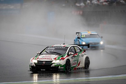 Motegi WTCC: Michelisz wins rain-shortened Race 2