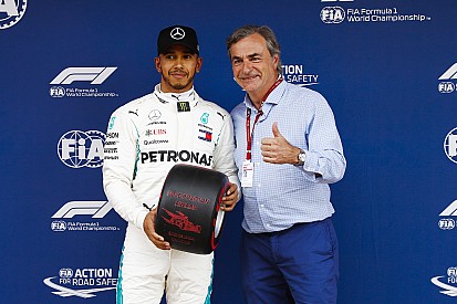 Hamilton, Schumacher'in bir başka rekorunu kırdığı için onurlu