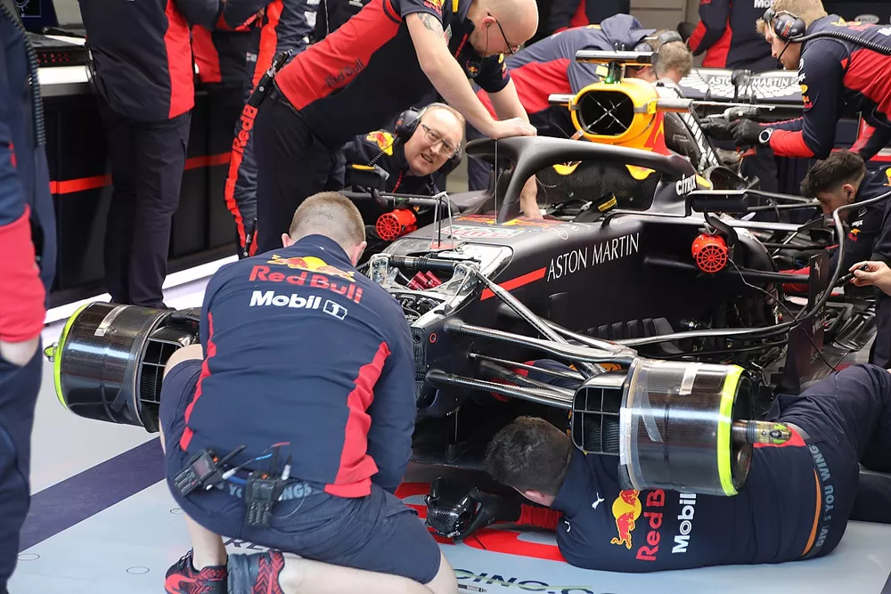 L'anteriore Red Bull Racing RB16