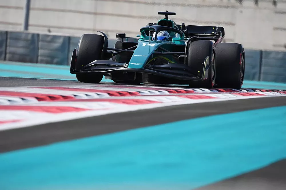 Fernando Alonso, Aston Martin AMR22