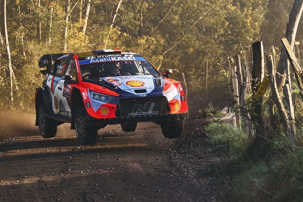 WRC Rally Chile: Adrien Fourmaux takes lead as title contender Ott Tanak retires