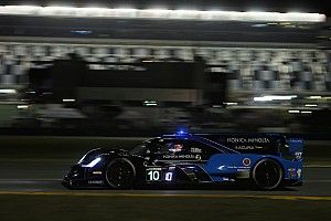 Acura se pone l&iacute;der a mitad de las 24 horas de Daytona