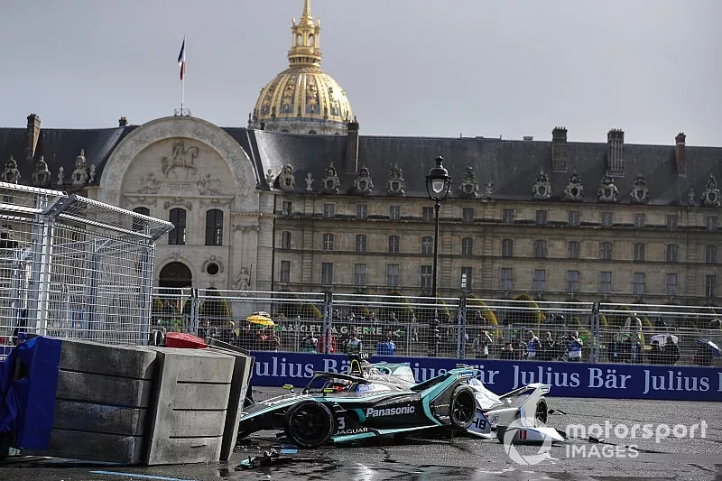 Alex Lynn, Panasonic Jaguar Racing, Jaguar I-Type 3, choca con la barrera Edoardo Mortara Venturi Formula E, Venturi VFE05