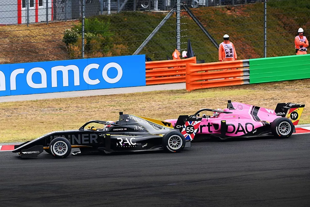 Jamie Chadwick, Jenner Racing, Marta Garc&iacute;a, CortDAO W Series Team