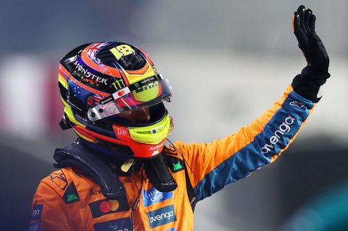 Piastri sonr&iacute;e tras la pole al sprint en Qatar: "Un buen d&iacute;a para variar"