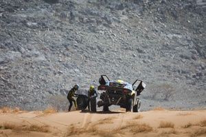Achter de schermen in Dakar: Veel openheid en een lekke band in de woestijn