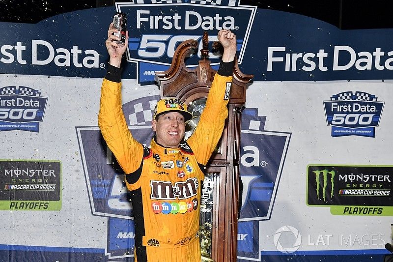 Race winner Kyle Busch, Joe Gibbs Racing Toyota