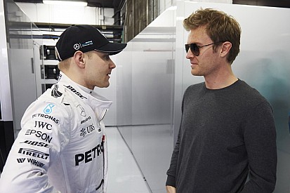 Ervaringsdeskundige Rosberg weet: "Bottas kan Hamilton meer irriteren"