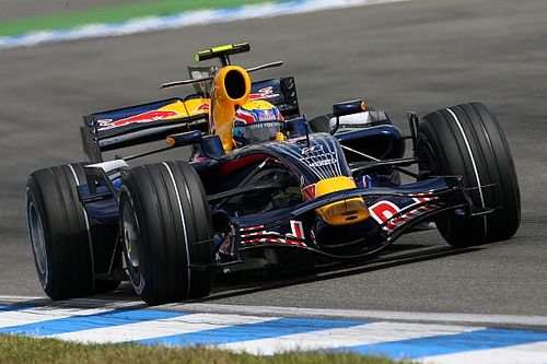 Сегодня Red Bull покажет новую машину Ф1. А вот какие у нее были прежде