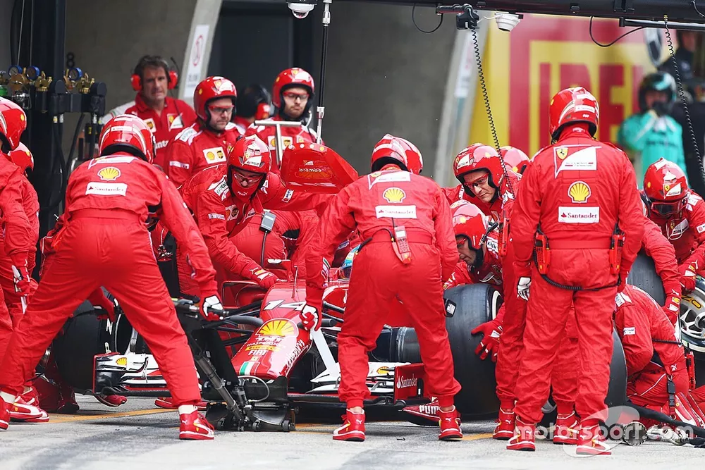 Fernando Alonso, Ferrari F14-T pitstop