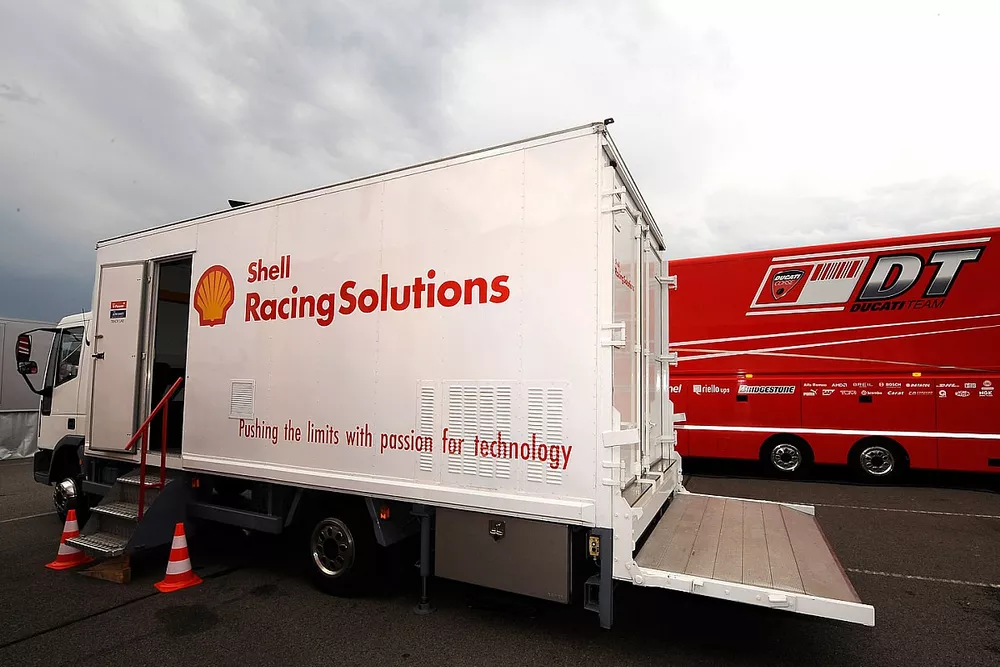 Shell analytical truck