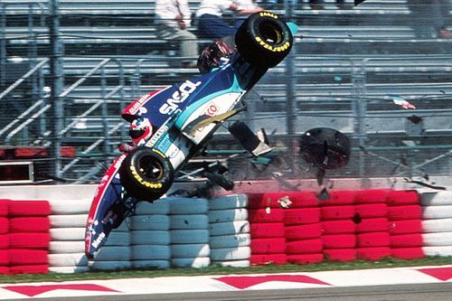 Cuando Barrichello "muri&oacute;" durante 6 minutos en un fin de semana negro
