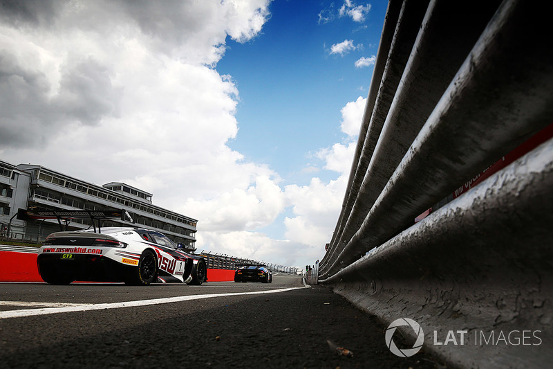 #1 TF Sport Aston Martin Vantage GT3: Derek Johnston, Jonny Adam