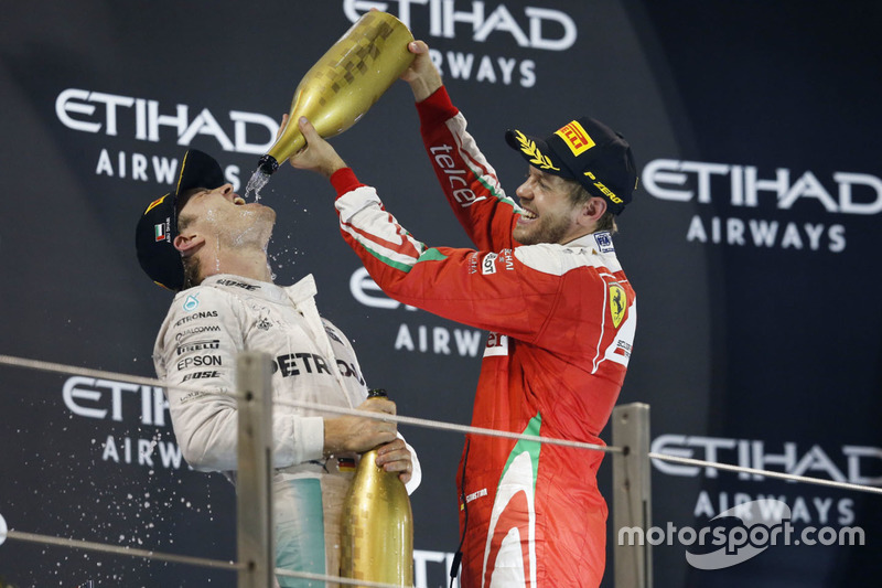 Podium : le deuxième, Nico Rosberg, Mercedes AMG F1, le troisième, Sebastian Vettel, Ferrari