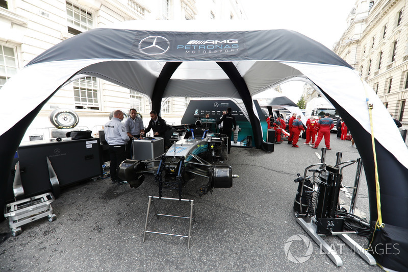 The Mercedes AMG F1 team prepare for the London F1 street demonstration