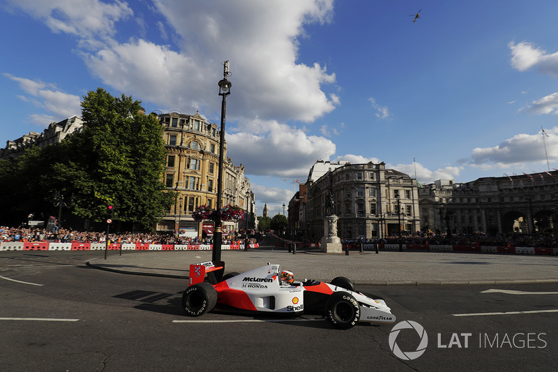 Stoffel Vandoorne, McLaren, dans une McLaren MP4/6 de 1991