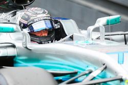 Ganador de la pole Valtteri Bottas, Mercedes AMG F1