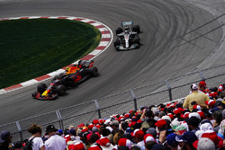 Max Verstappen, Red Bull Racing RB14, leads Lewis Hamilton, Mercedes AMG F1 W09