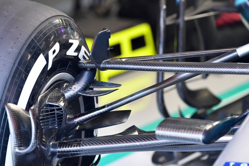 Mercedes-AMG F1 W09 EQ Power front suspension detail