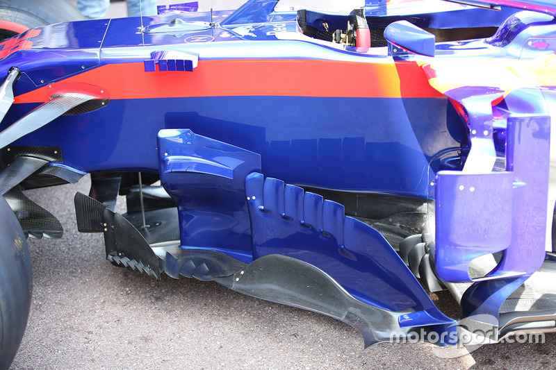 Scuderia Toro Rosso STR13 bargeboard detail