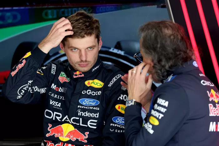 Max Verstappen, Red Bull Racing; Laurent Mekies, director del equipo Red Bull Racing