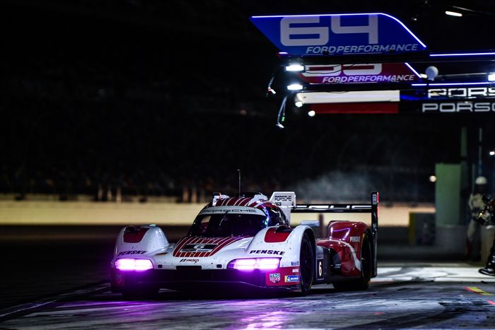 #6 Porsche Penske Motorsport Porsche 963: Julien Andlauer, Scott McLaughlin, Matt Campbell, Felipe Nasr, Josef Newgarden